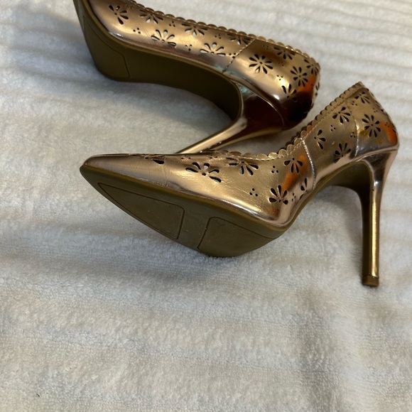 Lauren Conrad rose gold heels. - Picture 5 of 5